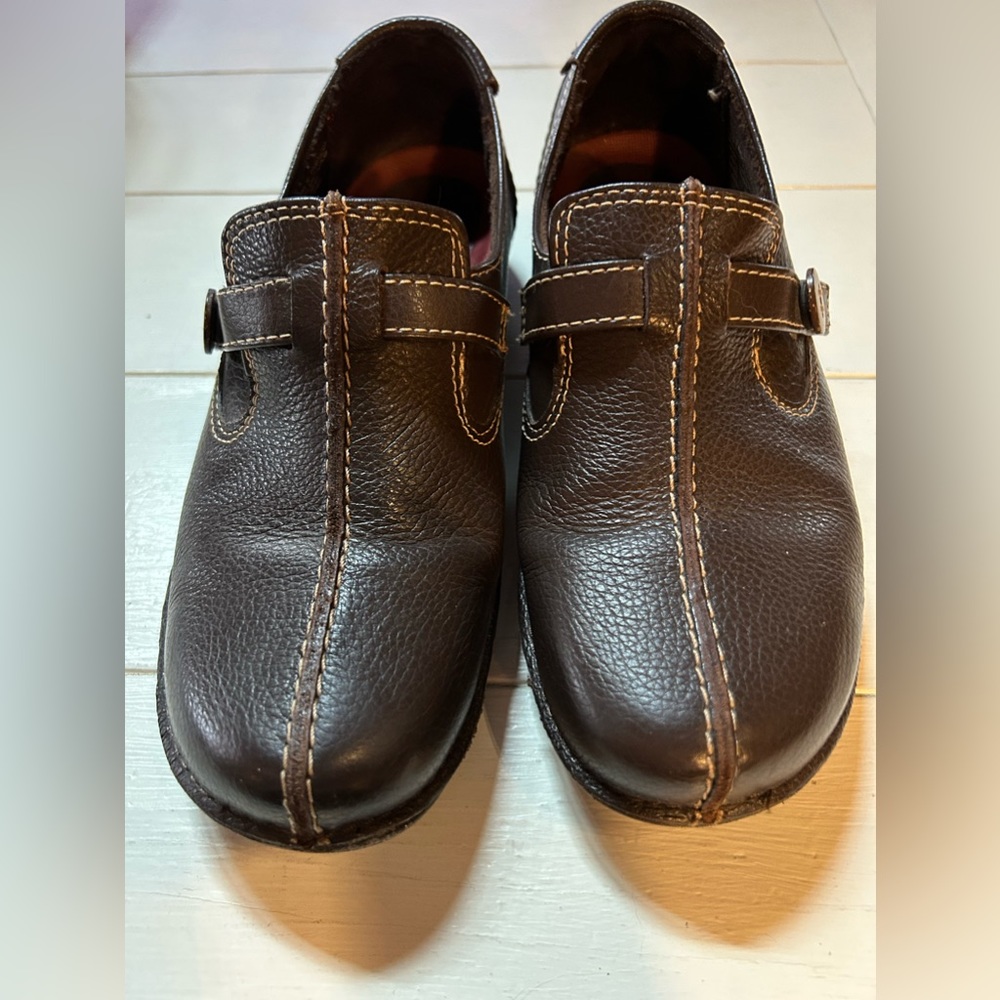 Croft & Barrow leather shoes, size 7